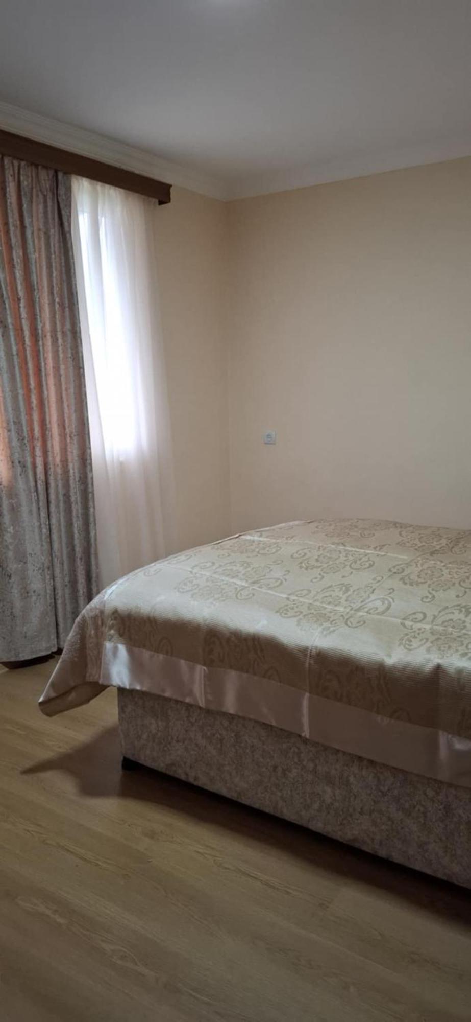 Valodia Guest House In Mestia Extérieur photo