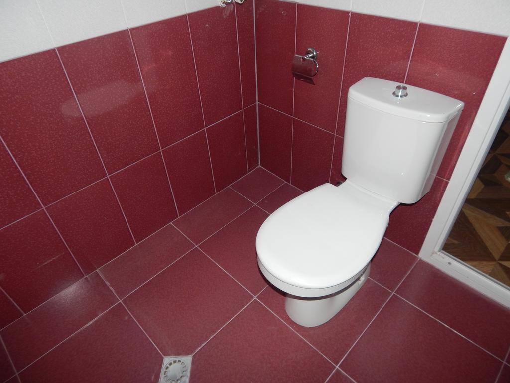 Valodia Guest House In Mestia Extérieur photo