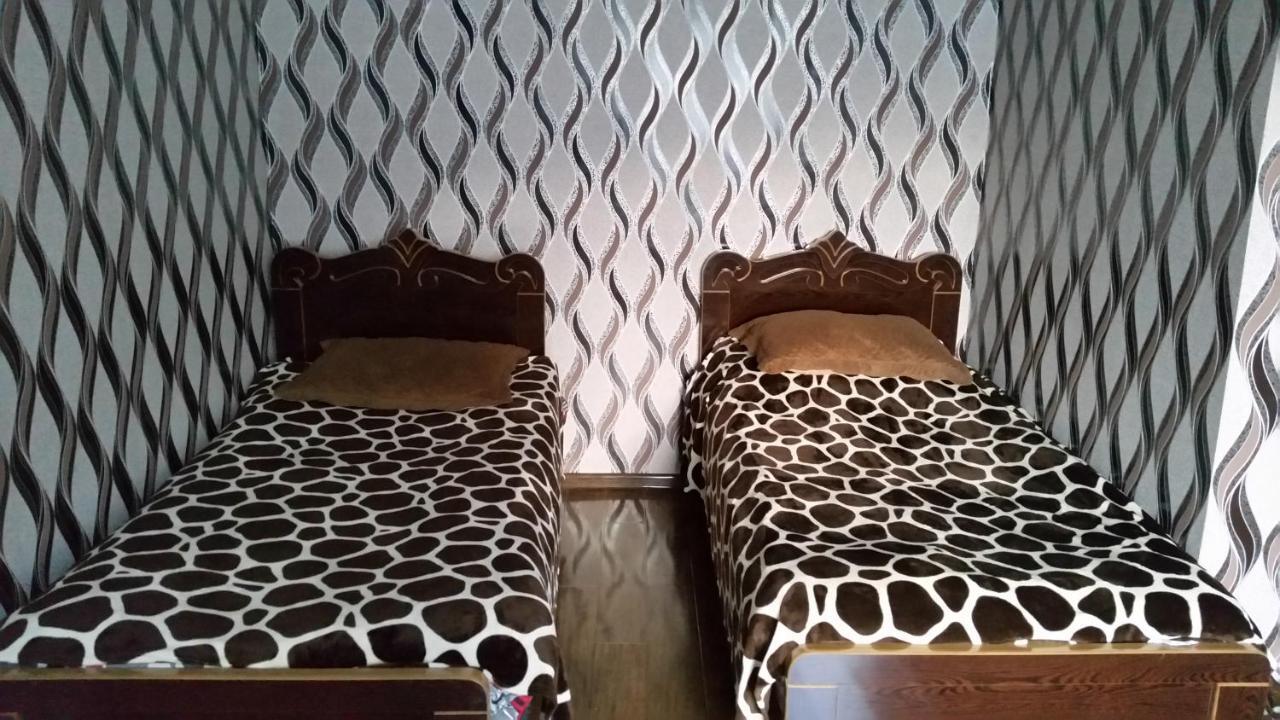 Valodia Guest House In Mestia Extérieur photo
